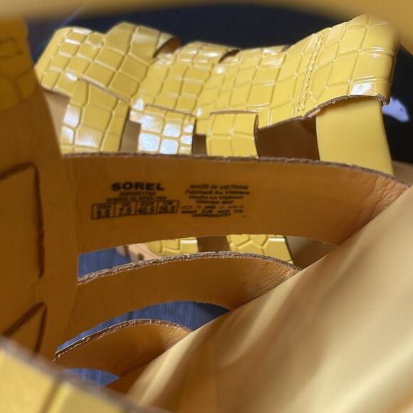 NIB Sorel Ona Streetworks Fisherman Mid women's sandal yellow size 9.5 - Picture 9 of 12